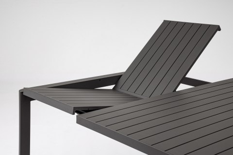 BIZZOTTO stół ogrodowy KIPLIN 149 czarny / rozkładany