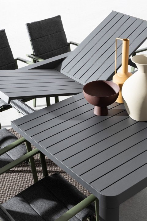 BIZZOTTO stół ogrodowy KIPLIN 149 czarny / rozkładany