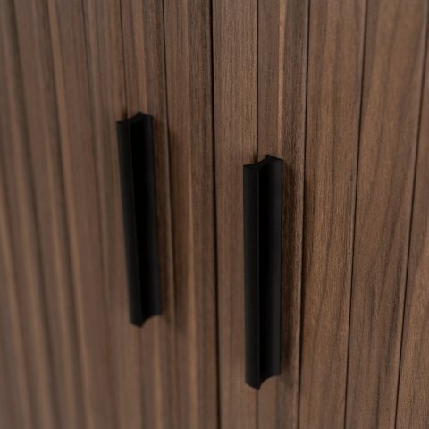 Komoda Wysoka Rozsuwana TRISH 100 cm Orzech Dwudrzwiowa Ryflowana Nowoczesna