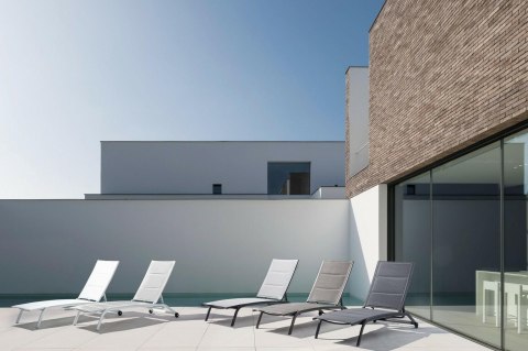 BIZZOTTO leżak ogrodowy CLEOPAS brązowy