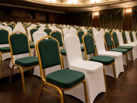 King Home Zestaw krzesło bankietowe HEKATE zielone + pokrowiec WEDING biały