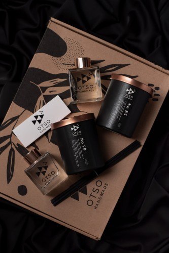 2 x Świeca i 2 x dyfuzor - zestaw prezentowy czarny i złoty - zestaw 2 świec sojowych po 280 ml i 2 dyfuzorów z patyczkami po 10