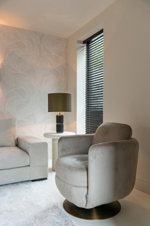 Richmond Interiors RICHMOND fotel obrotowy TURNER beżowy - trudnopalny