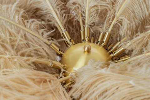 MOOSEE lampa podłogowa TIFFANY 175 beżowa mosiądz / naturalne pióra