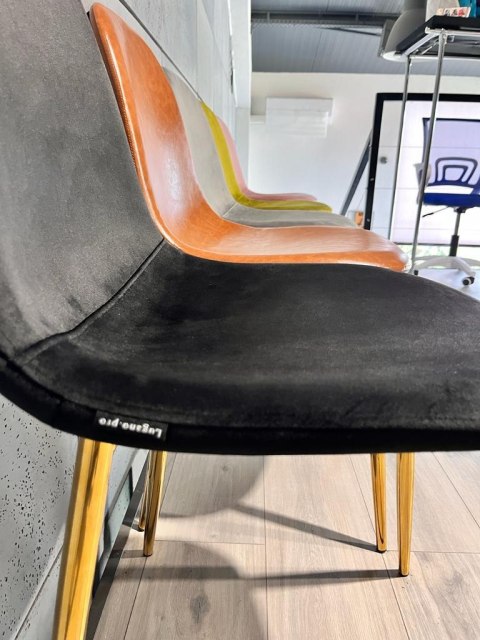 Krzesło tapicerowane GIULIA VELVET BLACK GOLD II GATUNEK