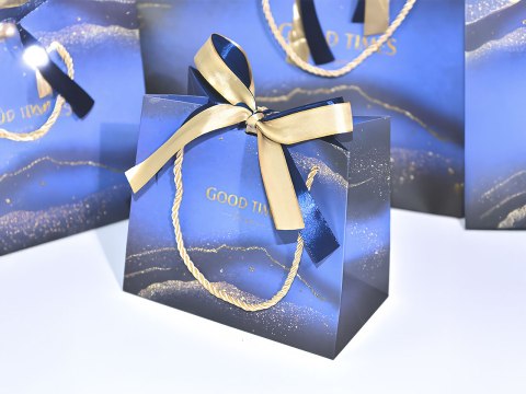 Kpl. 10 torebek ozdobnych, dużych