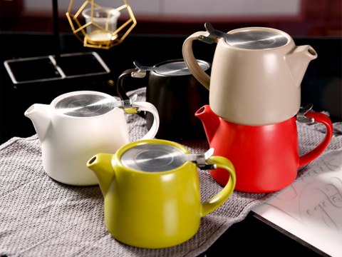 Czajnik ceramiczny z zaparzaczem