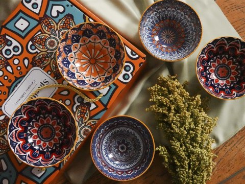 Kpl. 6 miseczek z pałeczkami