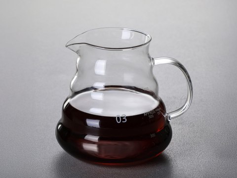 Dzbanek z dripperem do parzenia kawy