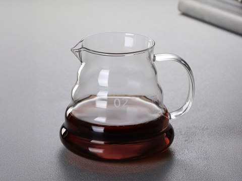 Dzbanek z dripperem do parzenia kawy