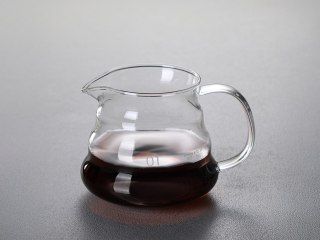 Dzbanek z dripperem do parzenia kawy