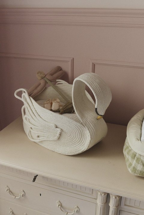 Kosz Łabędź, Swan Lake, Lorena Canals