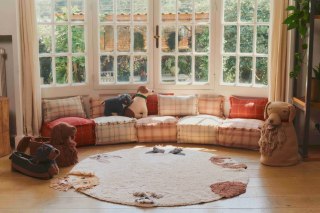 Poduszka Handloom Maple Red Wouf Wouf - Lorena Canals